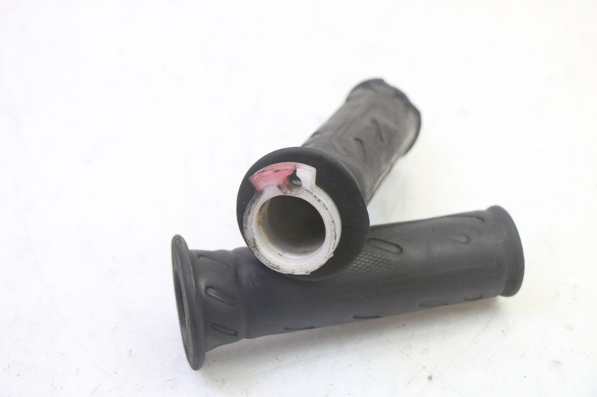 photo de GASHANDVAT KYMCO AGILITY NAKED RENOUVO 2T 50 (2011 - 2018) - Andere kijkhoek