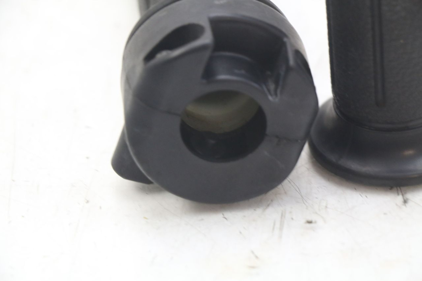 photo de GASHANDVAT HONDA FES PANTHEON 2T 125 (1998 - 2002) - Zoom op gebruiksstaat