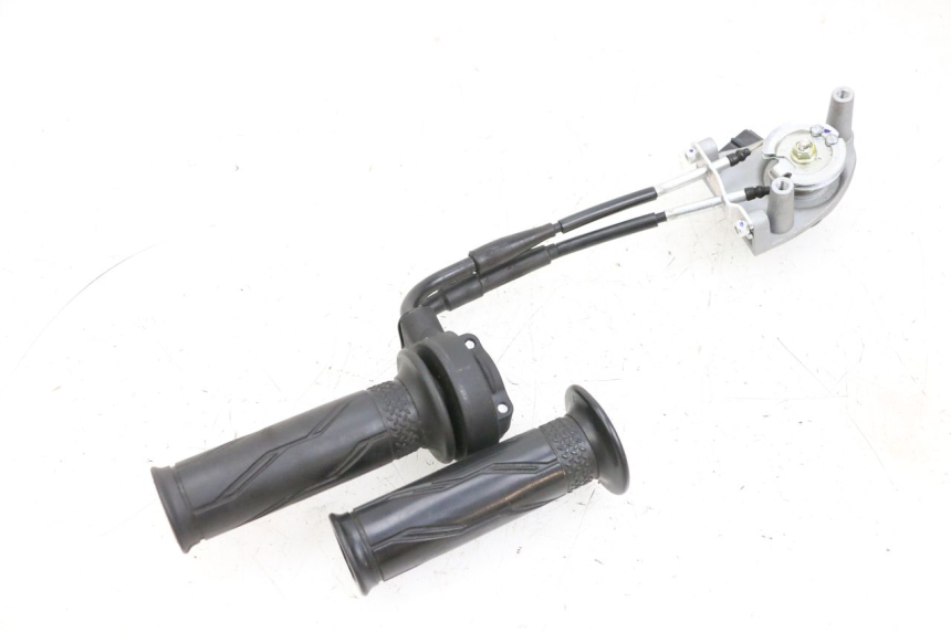 photo de GASHANDVAT YAMAHA NEO'S CORE 1 (2022 - 2026) - Zoom op gebruiksstaat