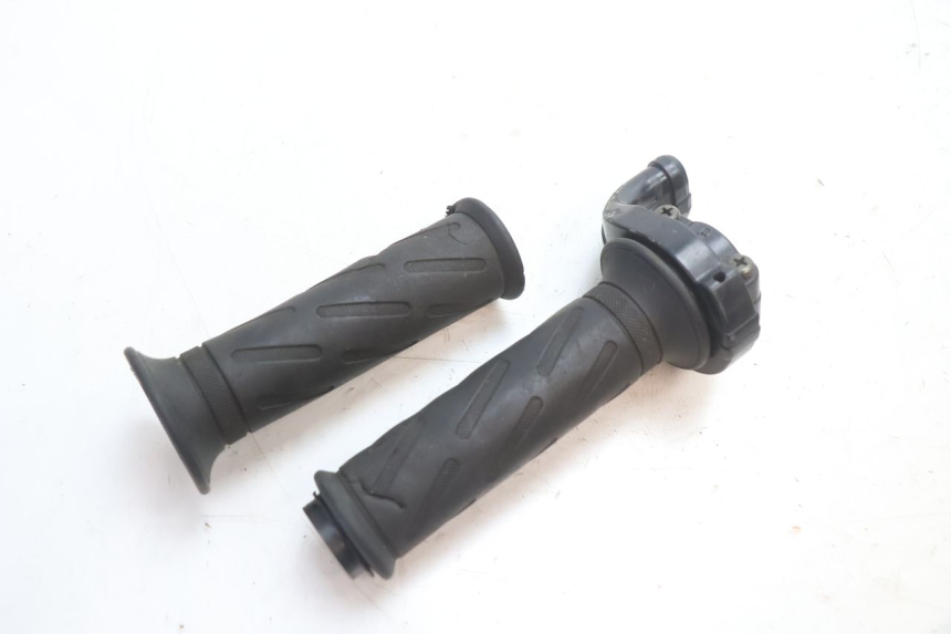 photo de GASHANDVAT SUZUKI SV S 650 (2003 - 2009) - Zoom op gebruiksstaat