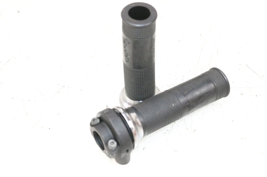 photo de Gashendel PIAGGIO VESPA GTS SUPER IE 125 (2009 - 2016) - Hoofdaanzicht