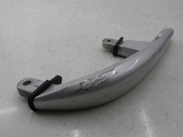 photo de ACHTERSTE RECHTER GREEP YAMAHA XMAX X-MAX 125 (2006 - 2009) - Detail van het onderdeel