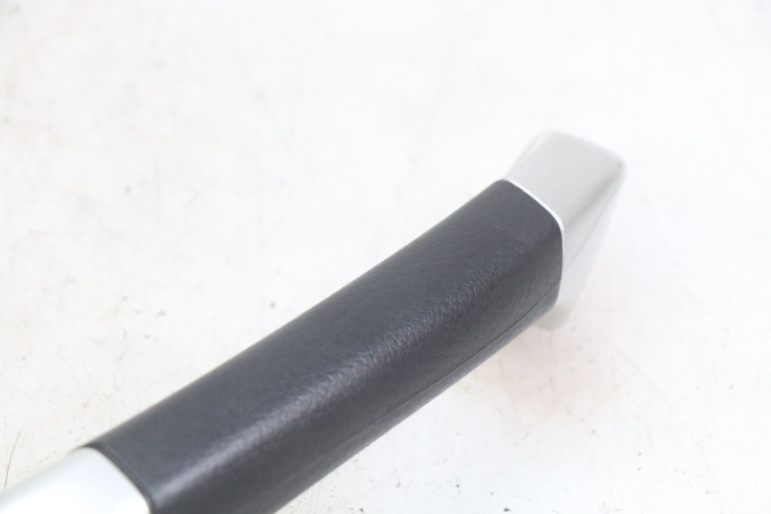 photo de RECHTER ACHTERHANDVAT PIAGGIO MP3 LT 400 (2007 - 2012) - Detail van het onderdeel