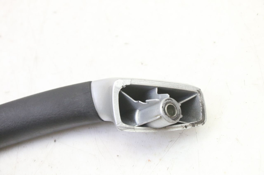 photo de RECHTER ACHTERHANDVAT PIAGGIO MP3 RL 250 (2006 - 2010) - Bevestigingspunten