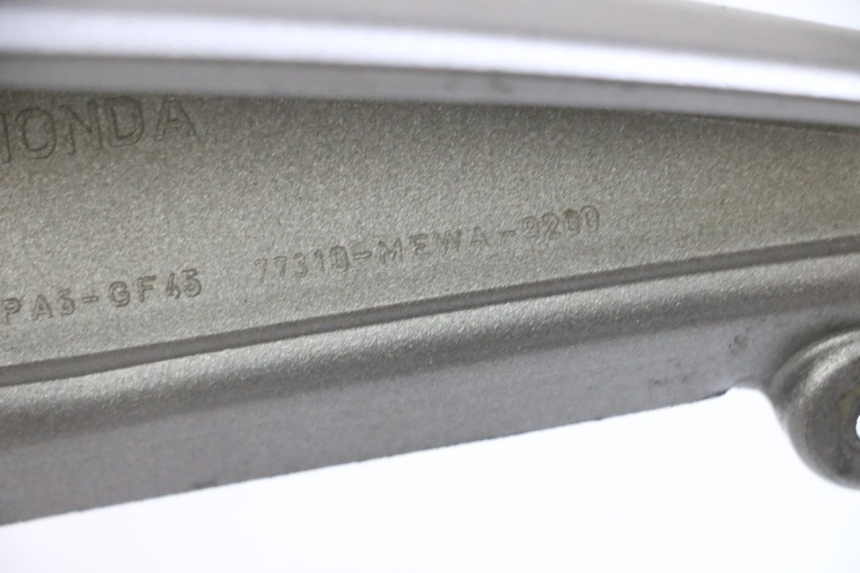 photo de RECHTER ACHTERHANDVAT HONDA NTV DEAUVILLE ABS 700 (2007 - 2016) - Zoom op gebruiksstaat