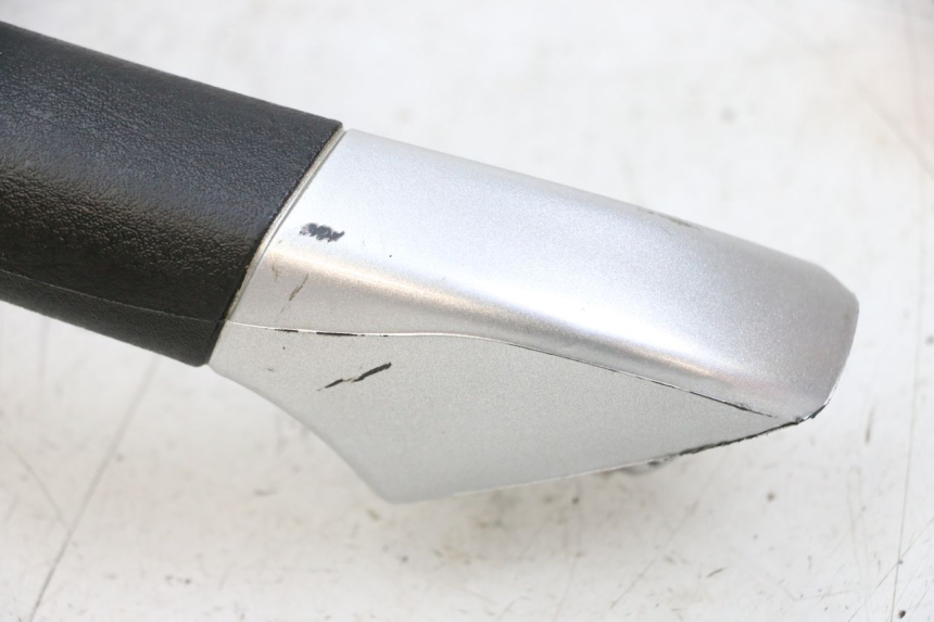 photo de RECHTER ACHTERHANDVAT PIAGGIO MP3 LT 400 (2007 - 2012) - Bevestigingspunten