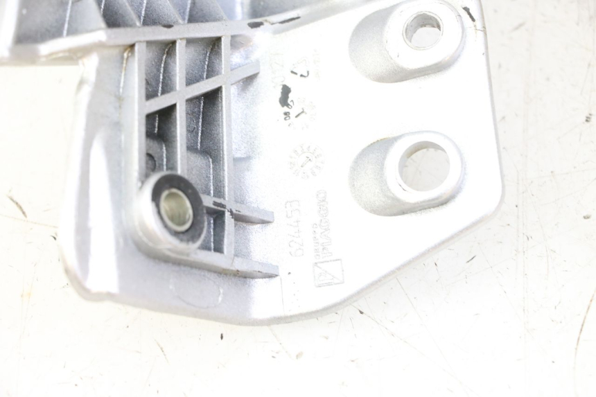 photo de RECHTER ACHTERHANDVAT PIAGGIO MP3 LT 400 (2007 - 2012) - Andere kijkhoek