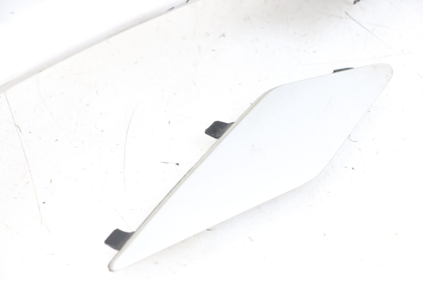 photo de ACHTERSTE RECHTER GREEP PEUGEOT SATELIS 125 (2010 - 2012) - Bevestigingspunten