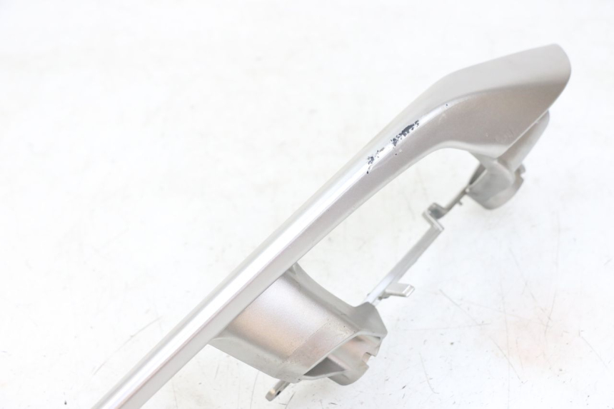 photo de RECHTER ACHTERHANDVAT YAMAHA XMAX X-MAX ABS 125 (2017 - 2020) - Detail van het onderdeel