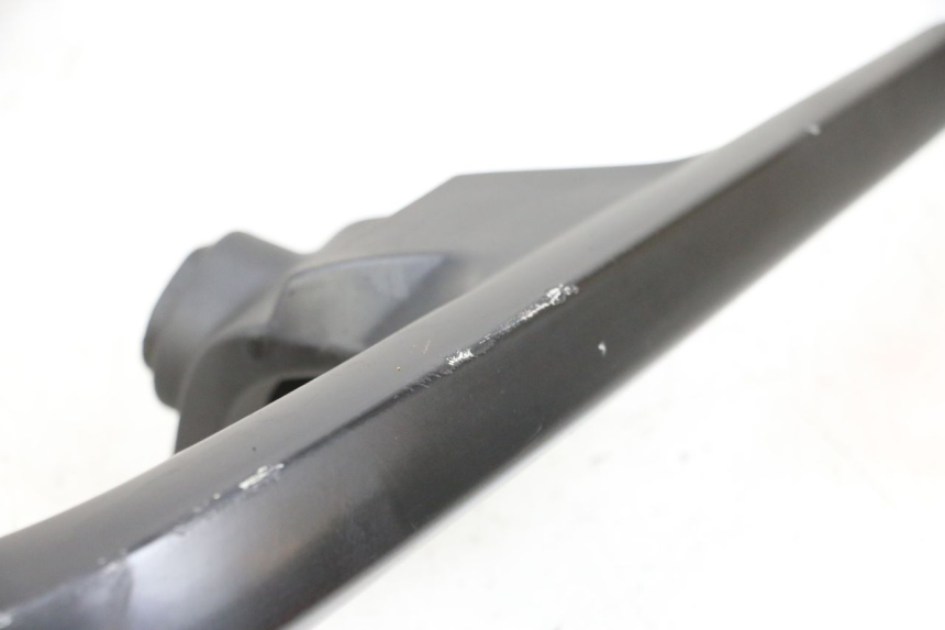 photo de ACHTERSTE RECHTER GREEP YAMAHA X-MAX XMAX 125 (2010 - 2013) - Detail van het onderdeel