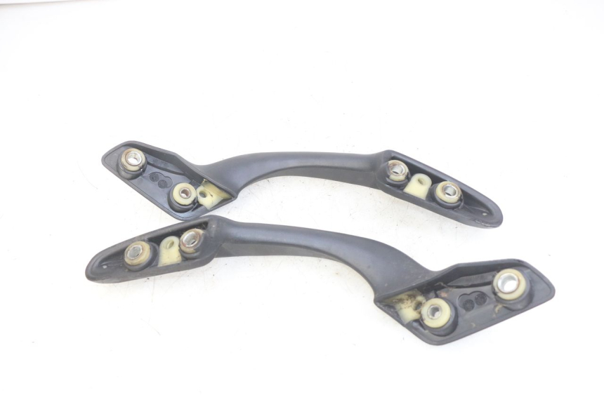 photo de ACHTERHANDVAT HONDA FES PANTHEON 2T 125 (1998 - 2002) - Bevestigingspunten