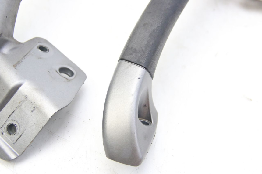 photo de ACHTERHANDVAT PIAGGIO MP3 125 (2006 - 2014) - Bevestigingspunten