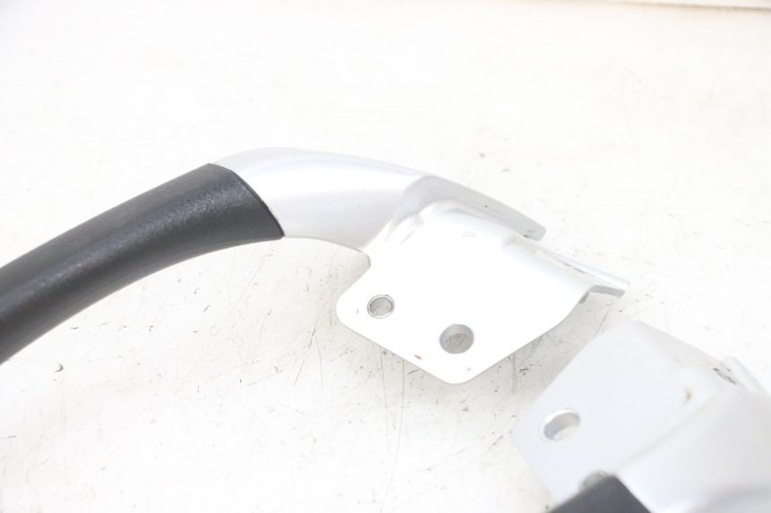 photo de ACHTERHANDVAT PIAGGIO MP3 RL 250 (2006 - 2010) - Kenmerkende details