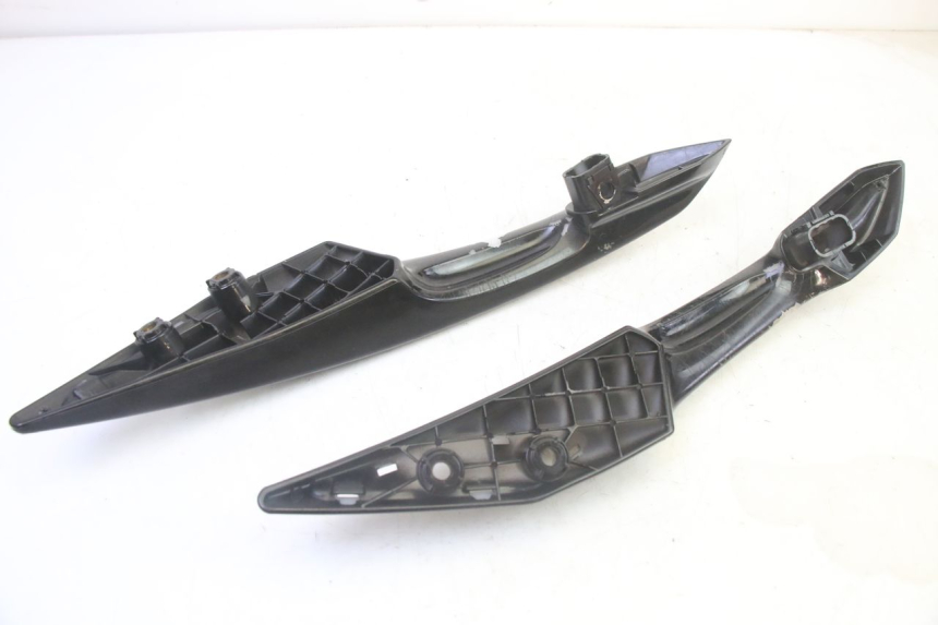 photo de ACHTERHANDVAT PEUGEOT SATELIS 125 (2013 - 2018) - Markeringen en referenties