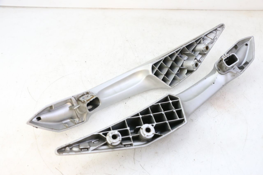 photo de ACHTERHANDVAT PEUGEOT SATELIS 125 (2006 - 2009) - Bevestigingspunten