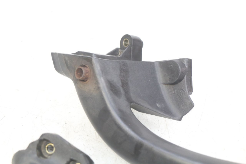 photo de ACHTERHANDVAT PIAGGIO X9 EVOLUTION 125 (2003 - 2007) - Bevestigingspunten