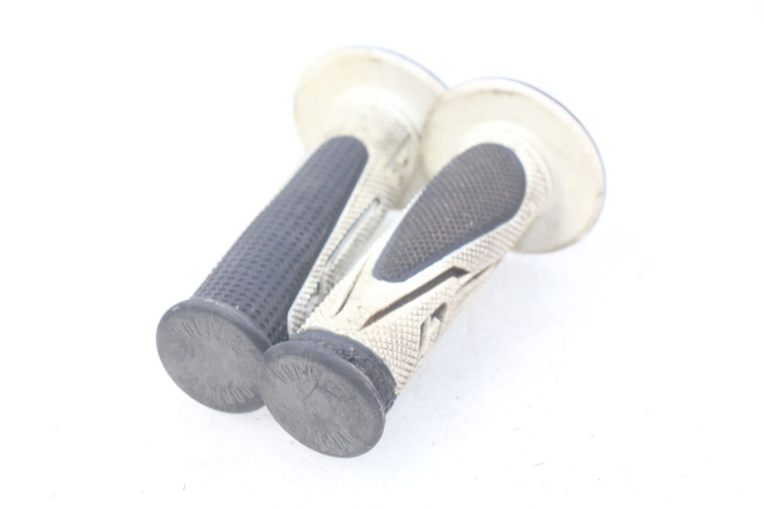 photo de STUURHANDVAT MBK BOOSTER SPIRIT NAKED 50 (2004 - 2017) - Zoom op gebruiksstaat