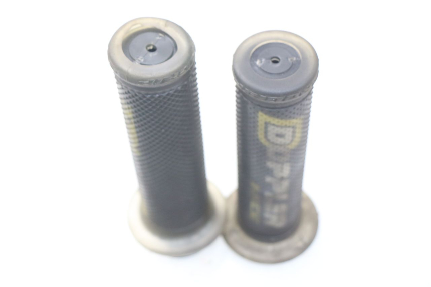 photo de STUURHANDVAT PEUGEOT LUDIX 50 (2005 - 2007) - Zoom op gebruiksstaat