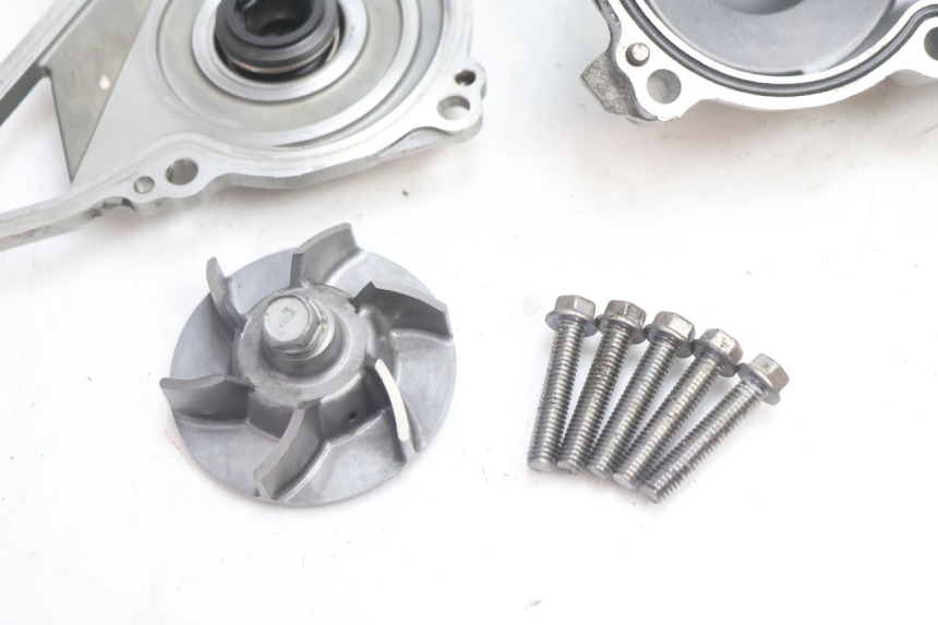 photo de WATERPOMP KAWASAKI ER-6 ER6 N 650 (2005 - 2009) - Technische close-up