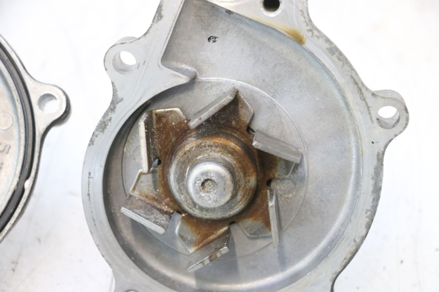 photo de WATERPOMP YAMAHA FJR 1300 (2001 - 2005) - Gecontroleerd onderdeel