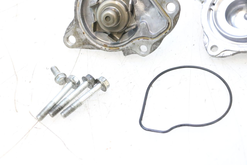 photo de WATERPOMP HONDA PCX (JF57/JF64) 125 (2014 - 2018) - Bevestigingspunten