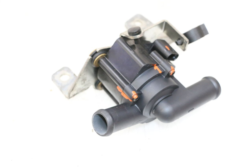 photo de WATERPOMP PIAGGIO VESPA GTS SUPER IE 125 (2009 - 2016) - Zoom op gebruiksstaat