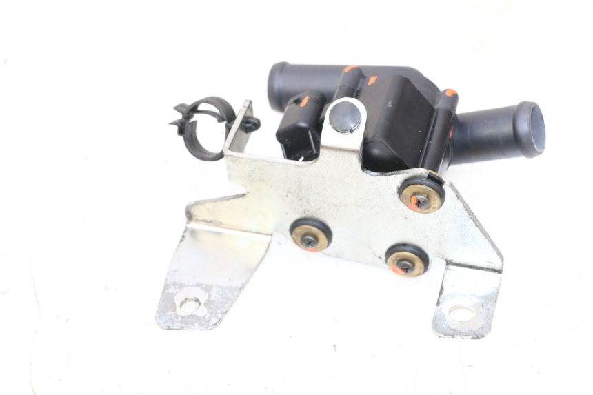 photo de WATERPOMP PIAGGIO VESPA GTS SUPER IE 125 (2009 - 2016) - Andere kijkhoek