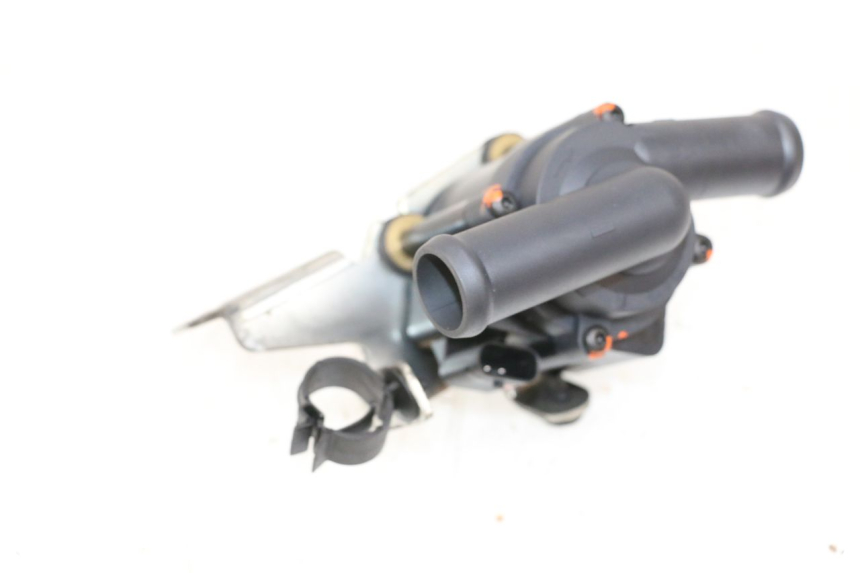 photo de WATERPOMP PIAGGIO VESPA GTS SUPER IE 125 (2009 - 2016) - Overzicht