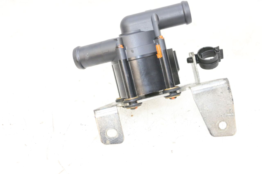 photo de WATERPOMP PIAGGIO VESPA GTS SUPER IE 125 (2009 - 2016) - Bevestigingspunten