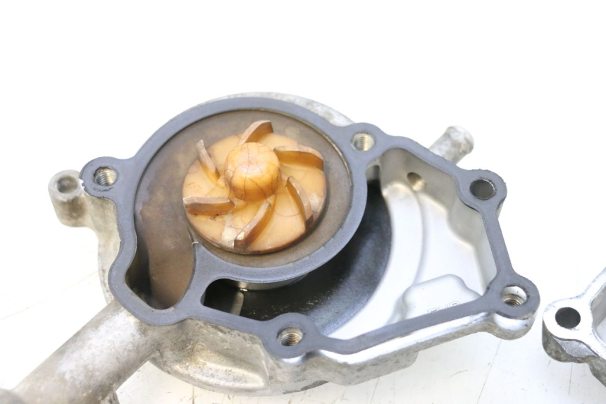 photo de WATERPOMP YAMAHA X-MAX XMAX 125 (2010 - 2013) - Technische close-up