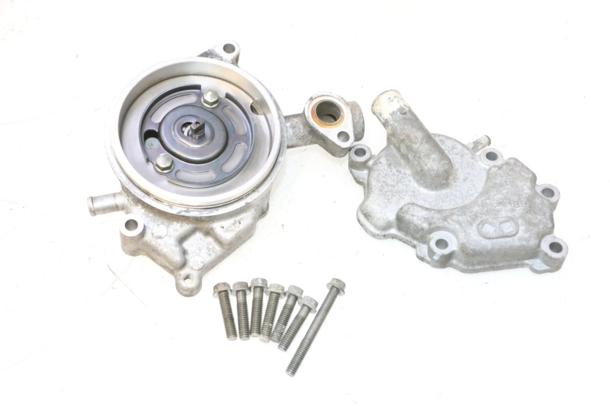 photo de WATERPOMP YAMAHA XMAX X-MAX 125 (2006 - 2009) - Hoofdaanzicht
