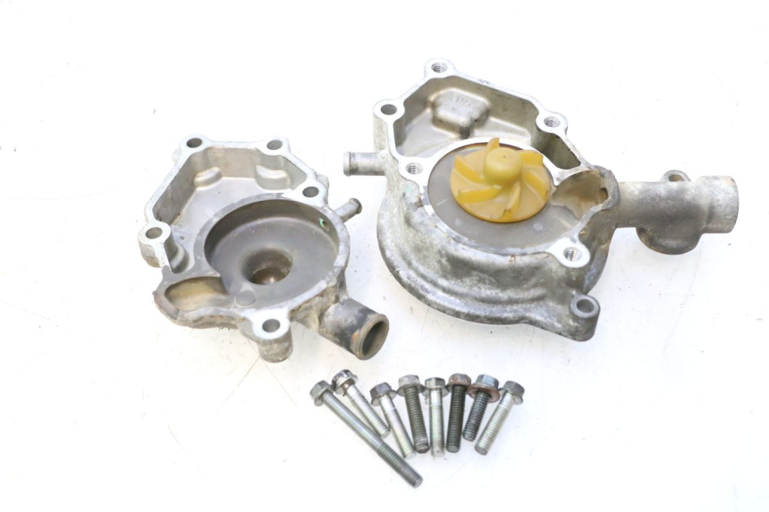 photo de WATERPOMP YAMAHA XMAX X-MAX 125 (2006 - 2009) - Hoofdaanzicht