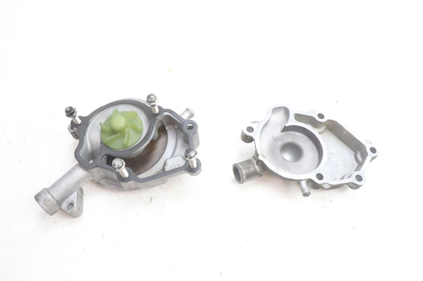 photo de WATERPOMP YAMAHA X-MAX XMAX 125 (2010 - 2013) - Hoofdaanzicht