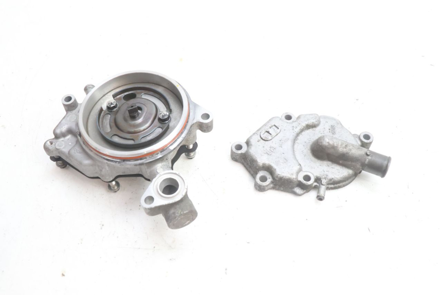 photo de WATERPOMP YAMAHA X-MAX XMAX 125 (2010 - 2013) - Andere kijkhoek
