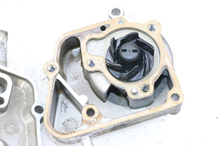 photo de WATERPOMP YAMAHA YP MAJESTY 125 (2007 - 2010) - Bevestigingspunten