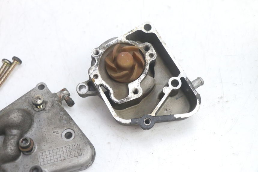 photo de WATERPOMP YAMAHA YP MAJESTY 125 (1998 - 2001) - Zoom op gebruiksstaat