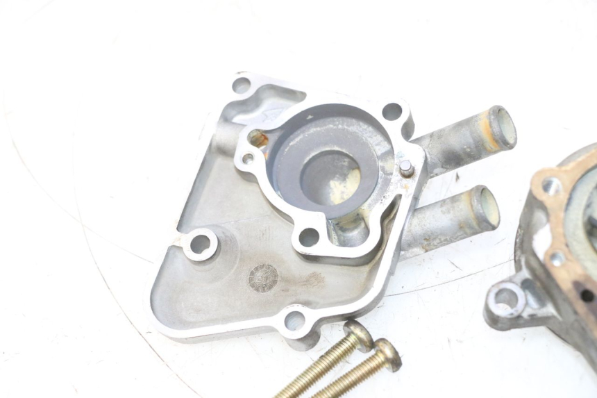 photo de WATERPOMP YAMAHA YP MAJESTY 125 (2007 - 2010) - Bevestigingspunten
