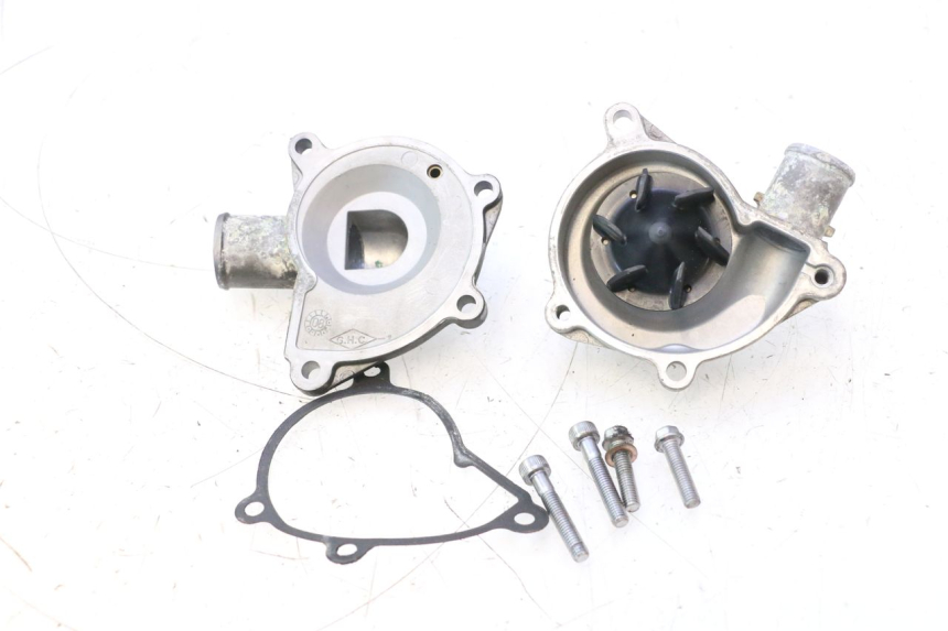 photo de WATERPOMP YAMAHA YZF R6 600 (2008 - 2009) - Hoofdaanzicht