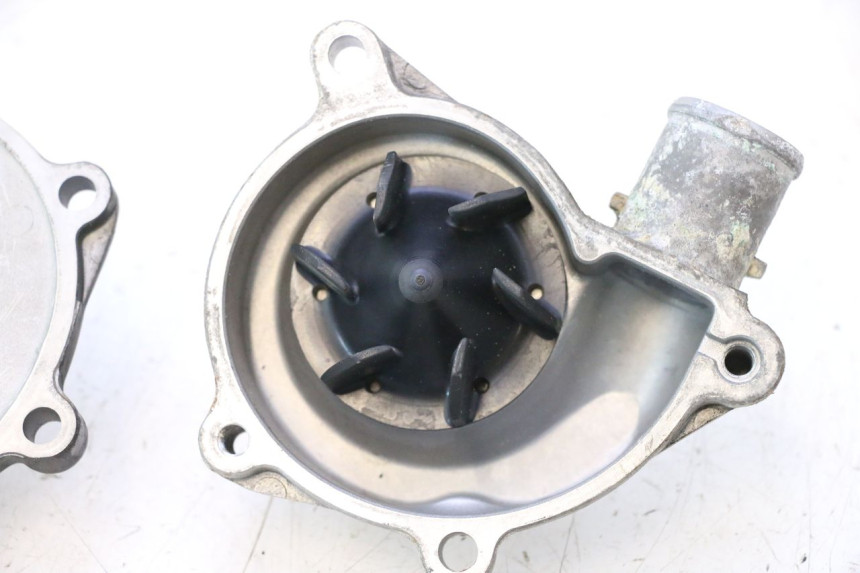 photo de WATERPOMP YAMAHA YZF R6 600 (2008 - 2009) - Zoom op gebruiksstaat