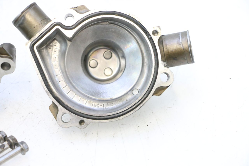 photo de WATERPOMP KAWASAKI ZX-6R ZX6R 600 (2000 - 2002) - Markeringen en referenties