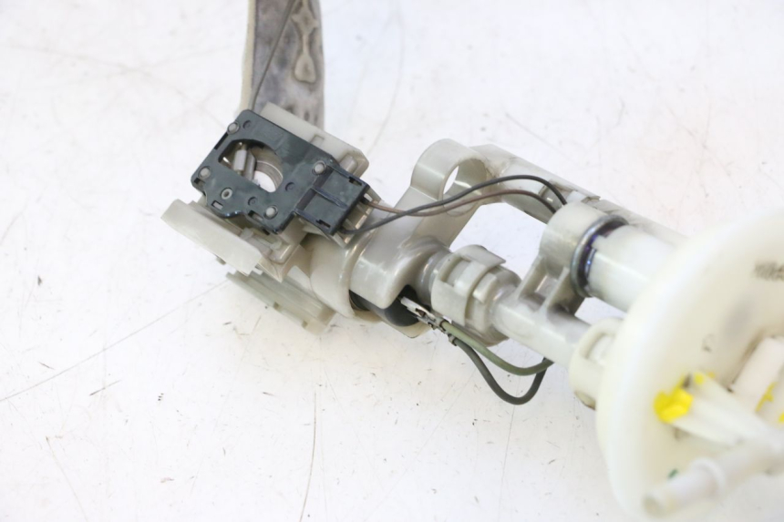 photo de BENZINEPOMP SUZUKI BURGMAN 125 (2007 - 2014) - Andere kijkhoek