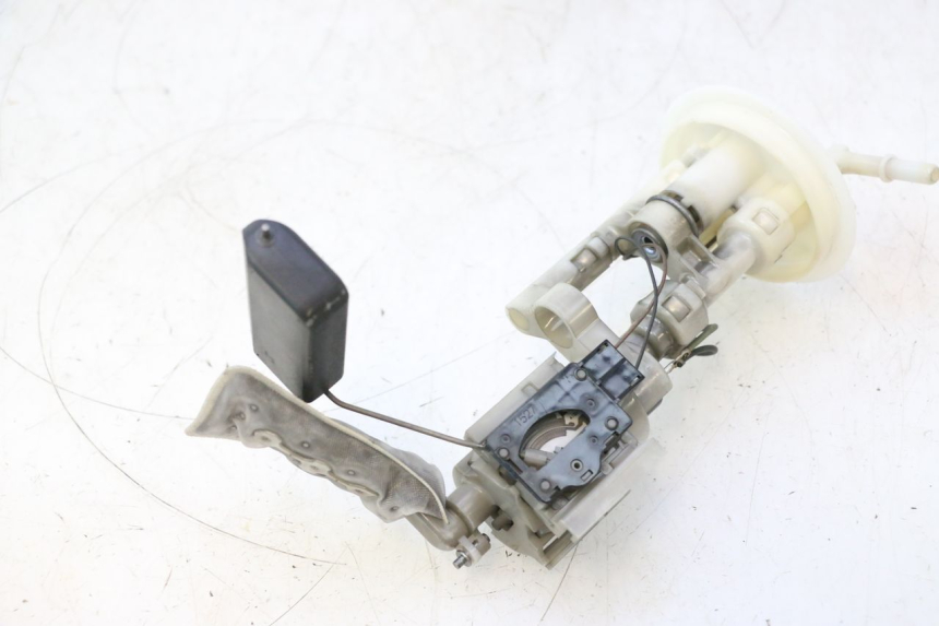 photo de BENZINEPOMP SUZUKI BURGMAN 125 (2007 - 2014) - Markeringen en referenties