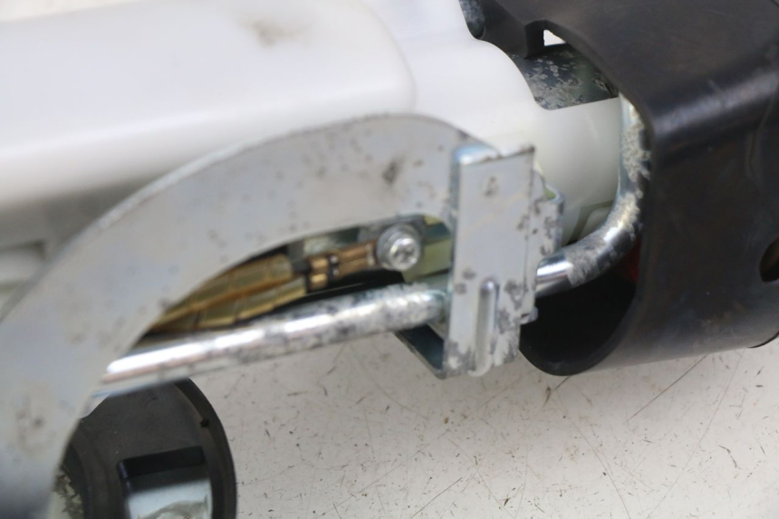 photo de BENZINEPOMP HONDA CB R 1000 (2018 - 2023) - Andere kijkhoek