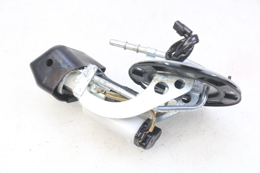 photo de BENZINEPOMP HONDA CB R 1000 (2018 - 2023) - Staat van het oppervlak