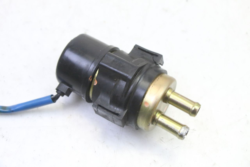 photo de BENZINEPOMP HONDA CBR RR FIREBLADE 900 (1992 - 1994) - Detail van het onderdeel