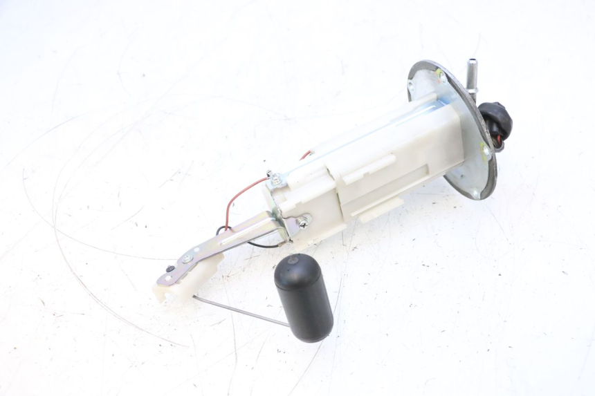 photo de BENZINEPOMP KAWASAKI ER-6 ER6 F ABS 650 (2012 - 2016) - Andere kijkhoek