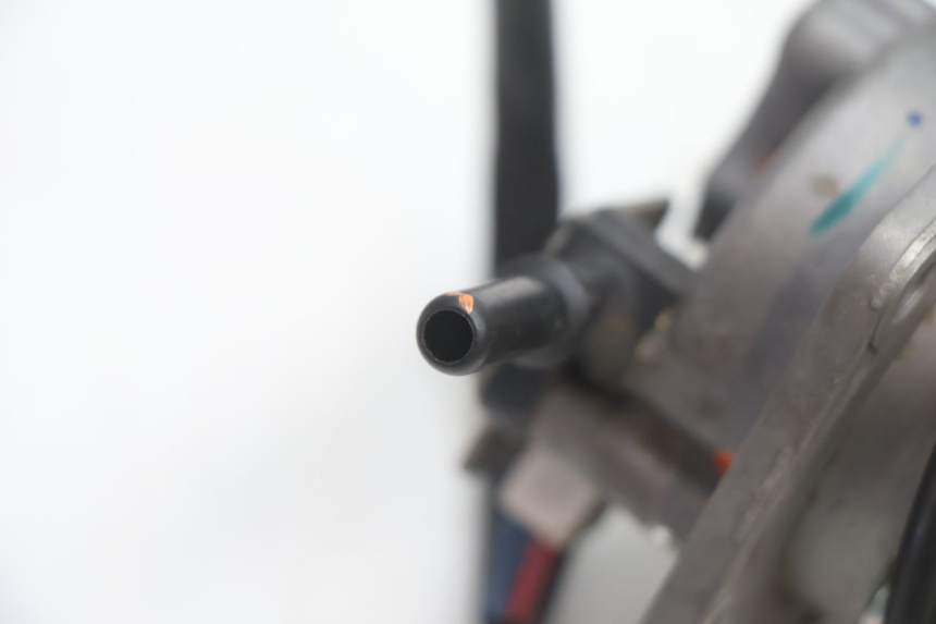 photo de Brandstofpomp KAWASAKI ER-6 ER6 N 650 (2005 - 2009) - Bevestigingspunten