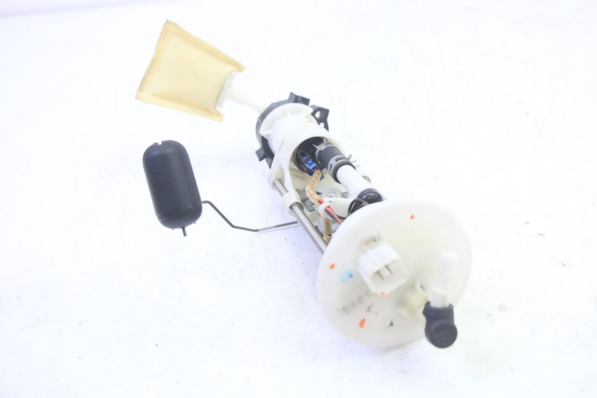 photo de BENZINEPOMP HONDA FES S-WING SWING ABS 125 (2007 - 2015) - Andere kijkhoek