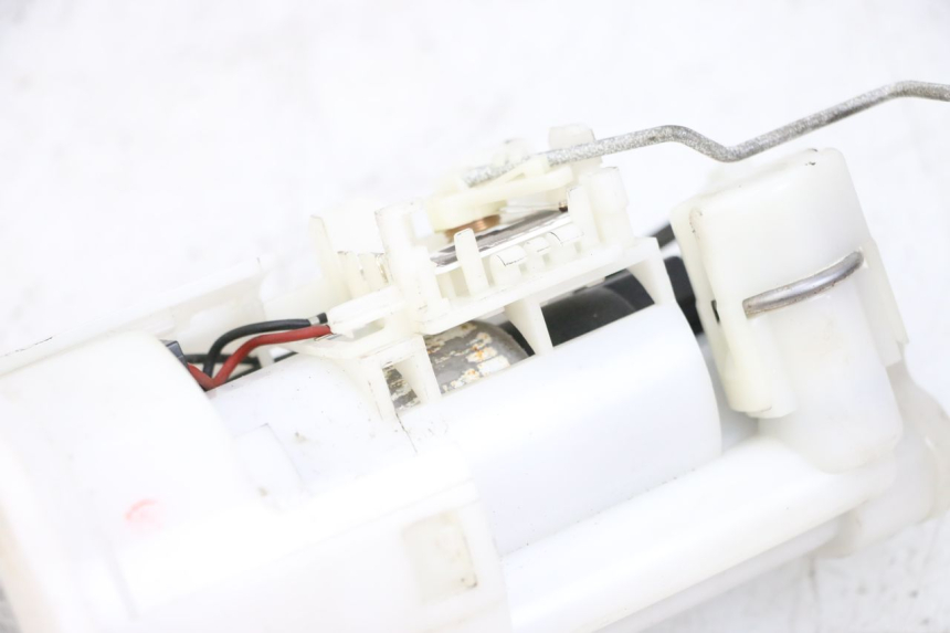 photo de BENZINEPOMP YAMAHA FJR ABS 1300 (2006 - 2012) - Andere kijkhoek