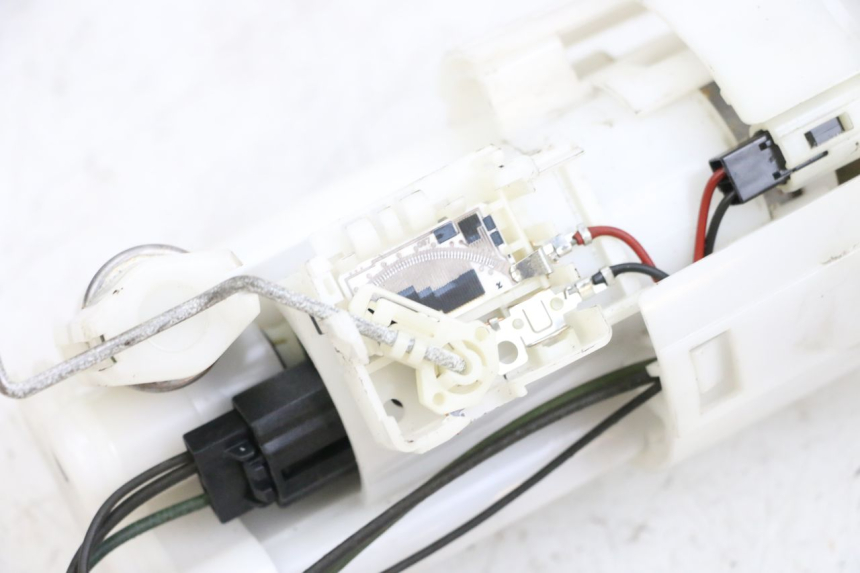 photo de BENZINEPOMP YAMAHA FJR ABS 1300 (2006 - 2012) - Staat van het oppervlak